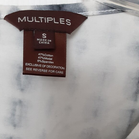 Multiples  Size Small  Black &  White w/Silk Flowers on Neckline Tunic. - Picture 3 of 4